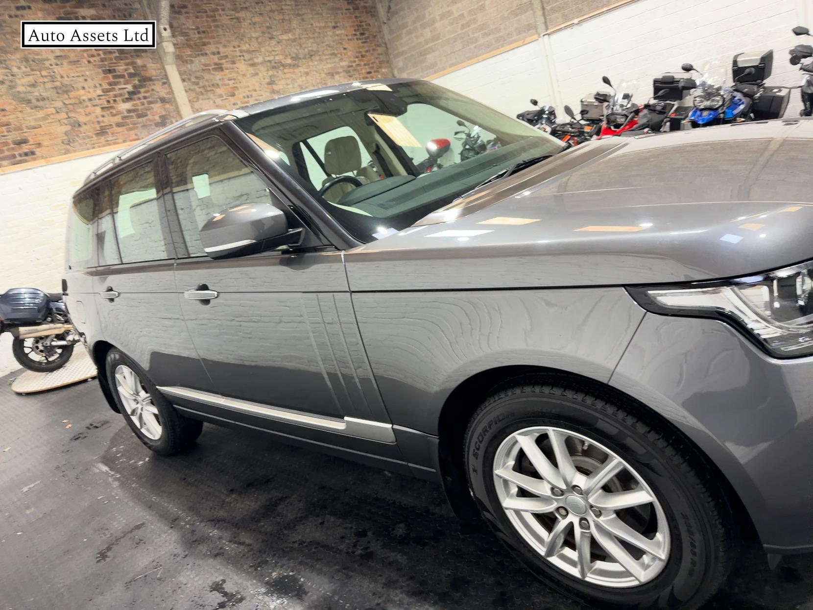 Land Rover Range Rover 3.0 TD V6 Vogue SE SUV 5dr Diesel Auto 4WD Euro 6 (s/s) (258 ps)