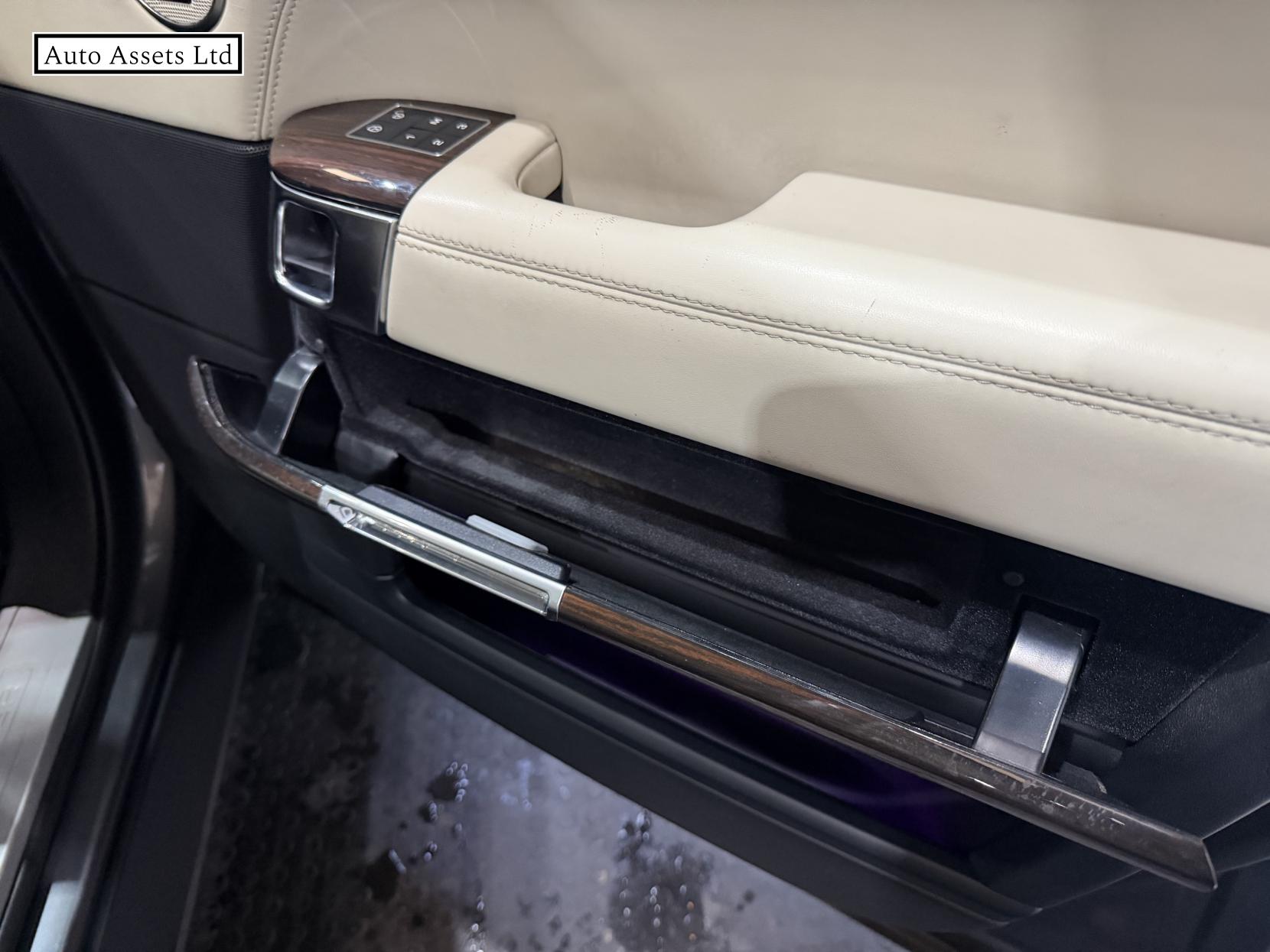 Land Rover Range Rover 3.0 TD V6 Vogue SE SUV 5dr Diesel Auto 4WD Euro 6 (s/s) (258 ps)