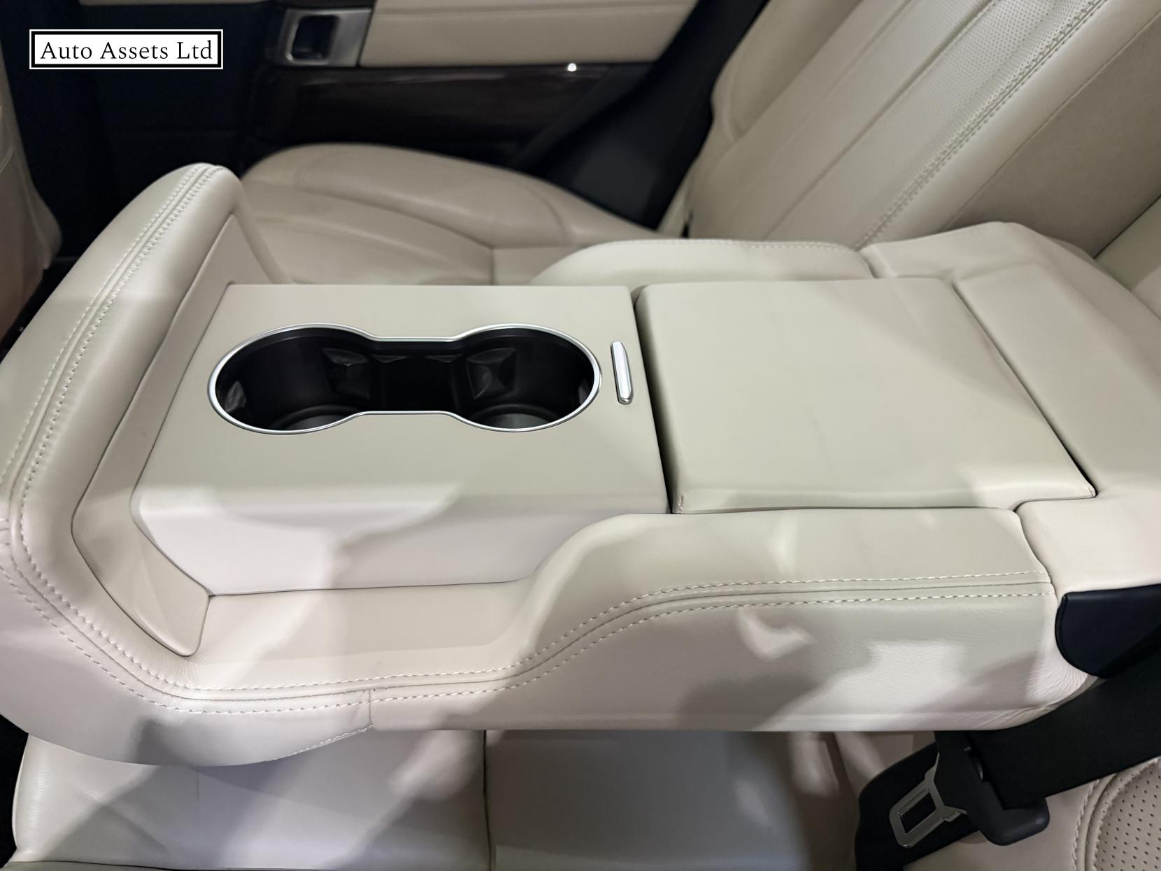 Land Rover Range Rover 3.0 TD V6 Vogue SE SUV 5dr Diesel Auto 4WD Euro 6 (s/s) (258 ps)