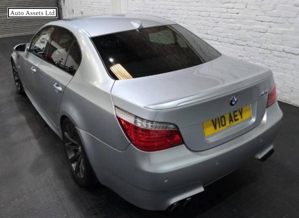 BMW M5 5.0 V10 Saloon 4dr Petrol SMG Euro 4 (507 ps)