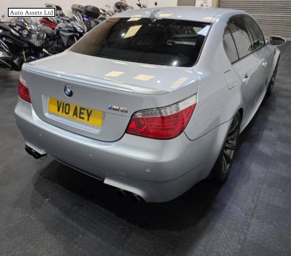BMW M5 5.0 V10 Saloon 4dr Petrol SMG Euro 4 (507 ps)