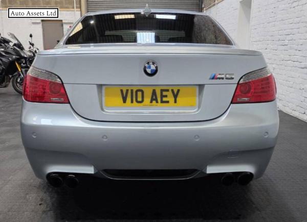 BMW M5 5.0 V10 Saloon 4dr Petrol SMG Euro 4 (507 ps)