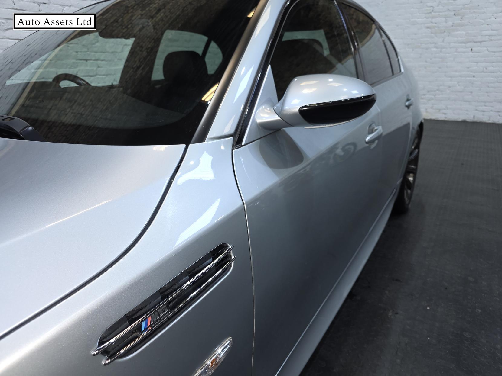BMW M5 5.0 V10 Saloon 4dr Petrol SMG Euro 4 (507 ps)