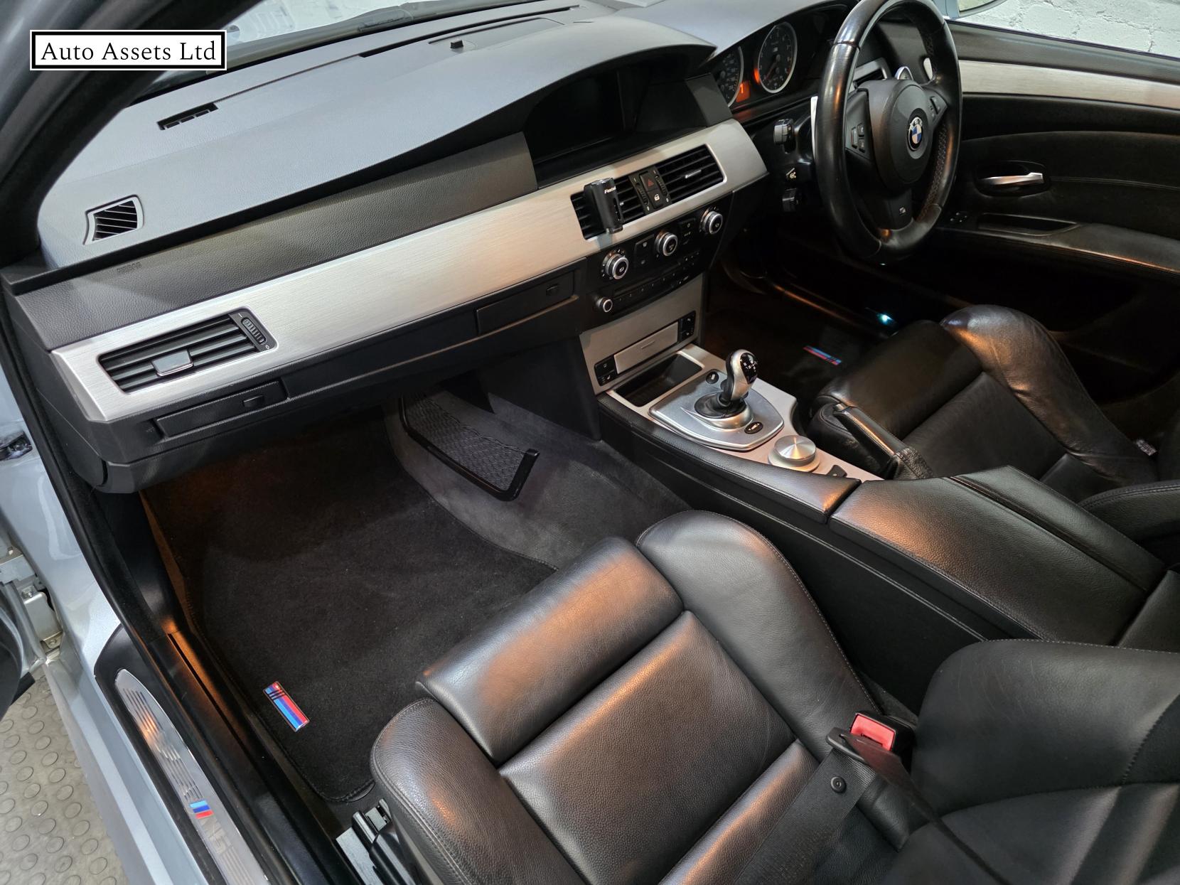 BMW M5 5.0 V10 Saloon 4dr Petrol SMG Euro 4 (507 ps)