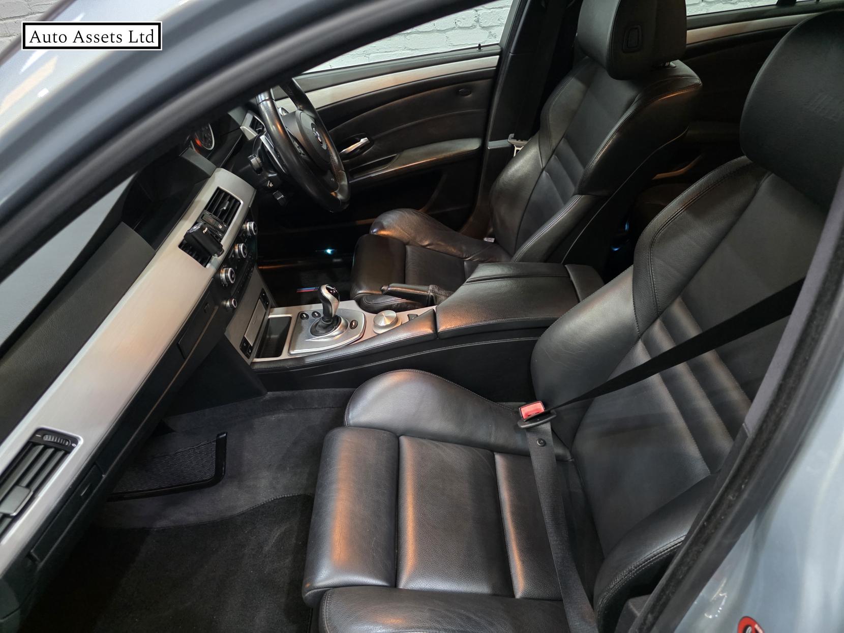 BMW M5 5.0 V10 Saloon 4dr Petrol SMG Euro 4 (507 ps)