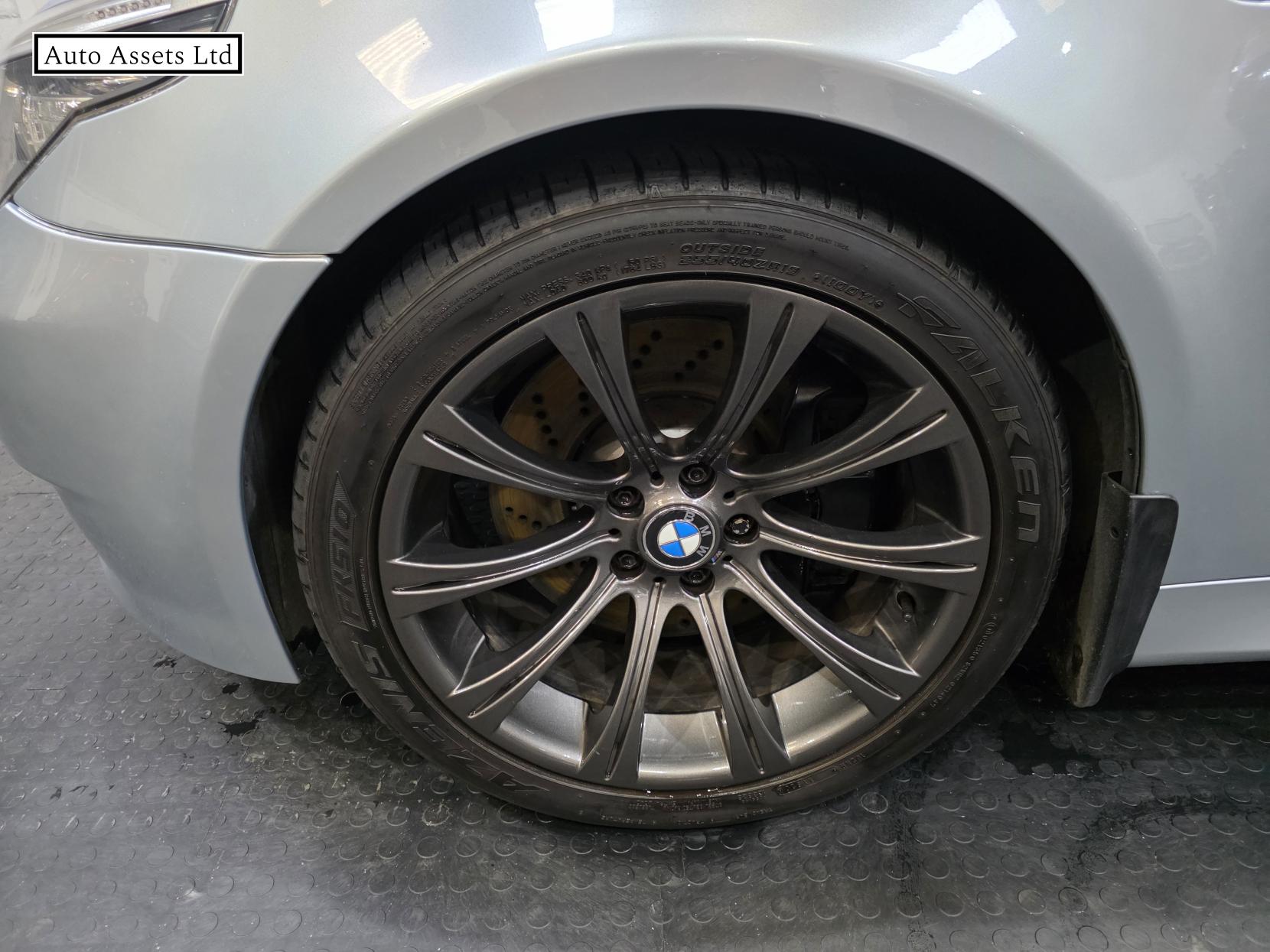 BMW M5 5.0 V10 Saloon 4dr Petrol SMG Euro 4 (507 ps)