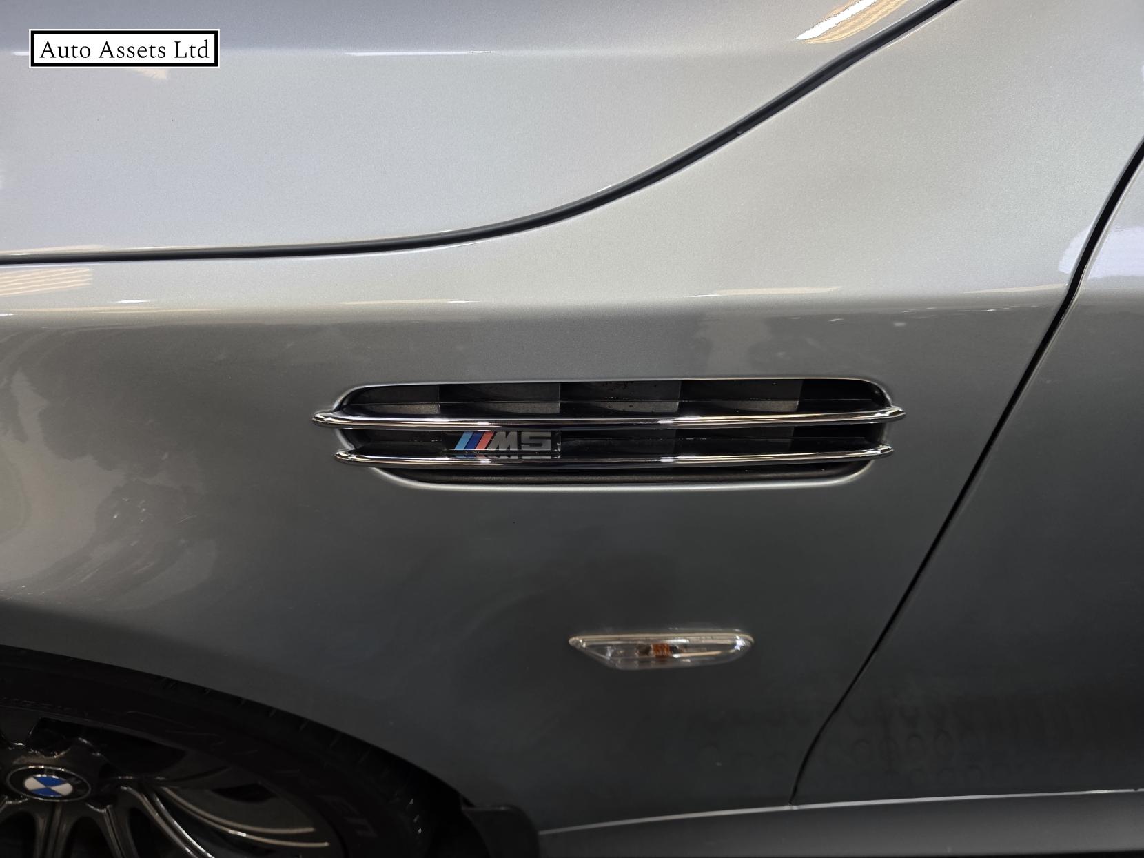 BMW M5 5.0 V10 Saloon 4dr Petrol SMG Euro 4 (507 ps)