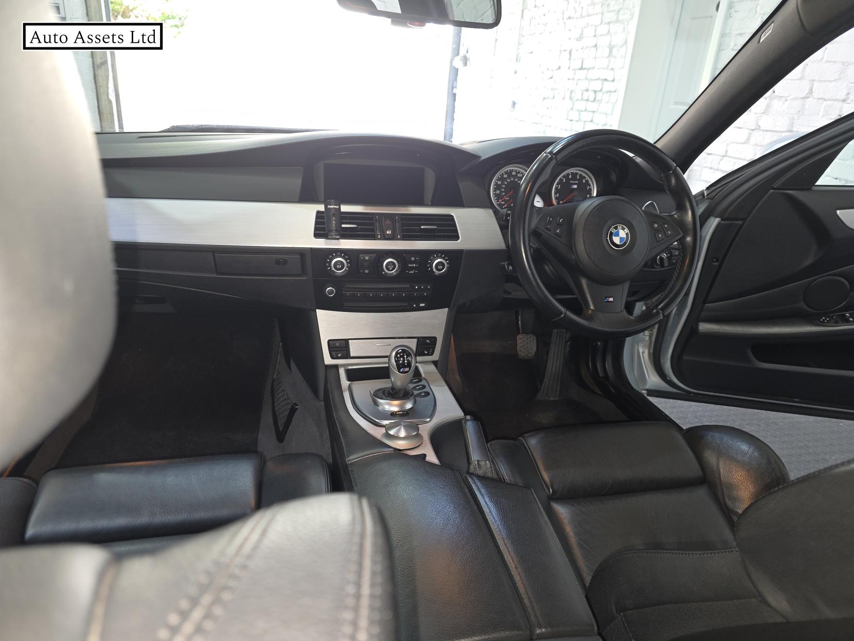 BMW M5 5.0 V10 Saloon 4dr Petrol SMG Euro 4 (507 ps)
