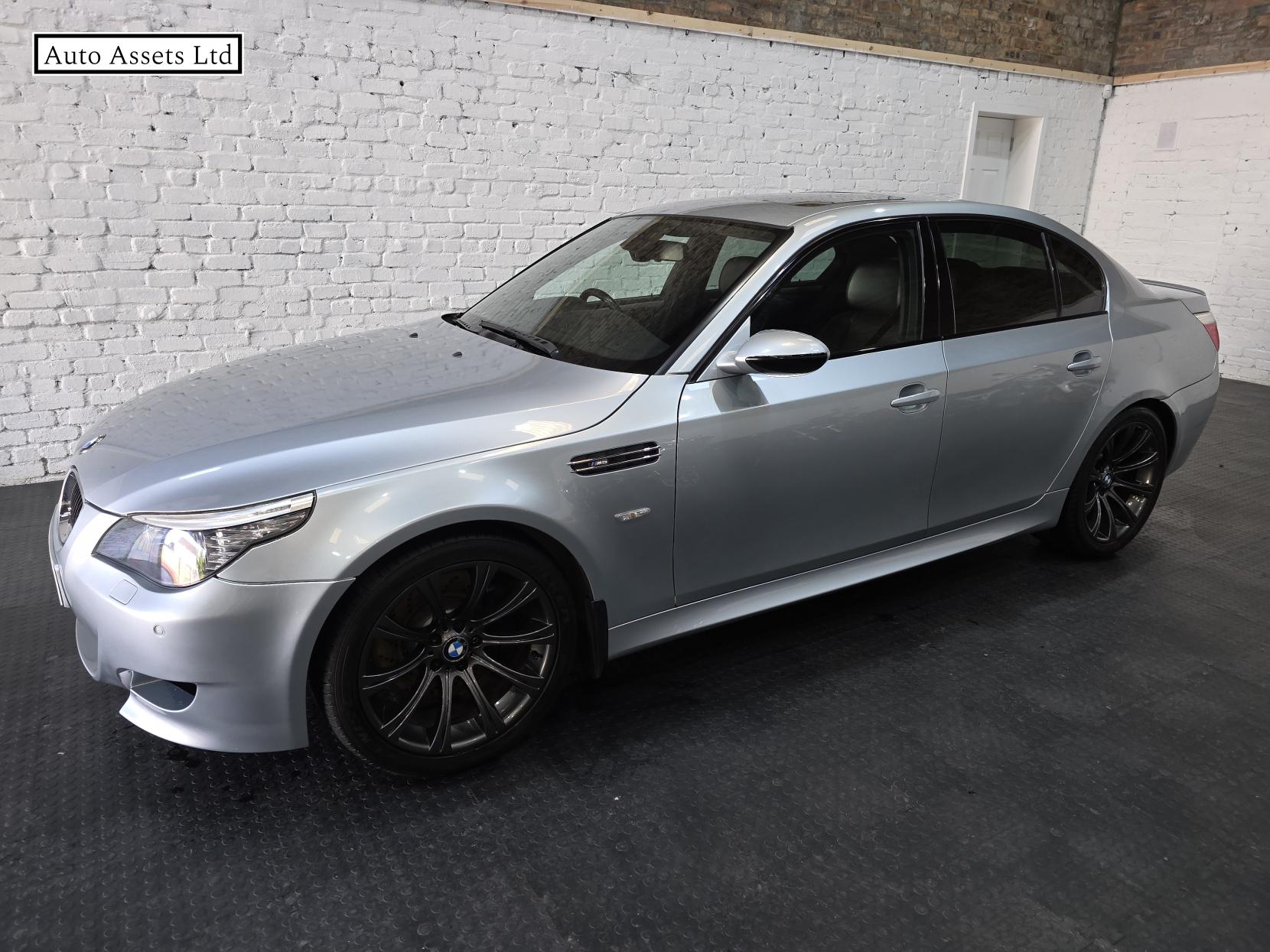 BMW M5 5.0 V10 Saloon 4dr Petrol SMG Euro 4 (507 ps)