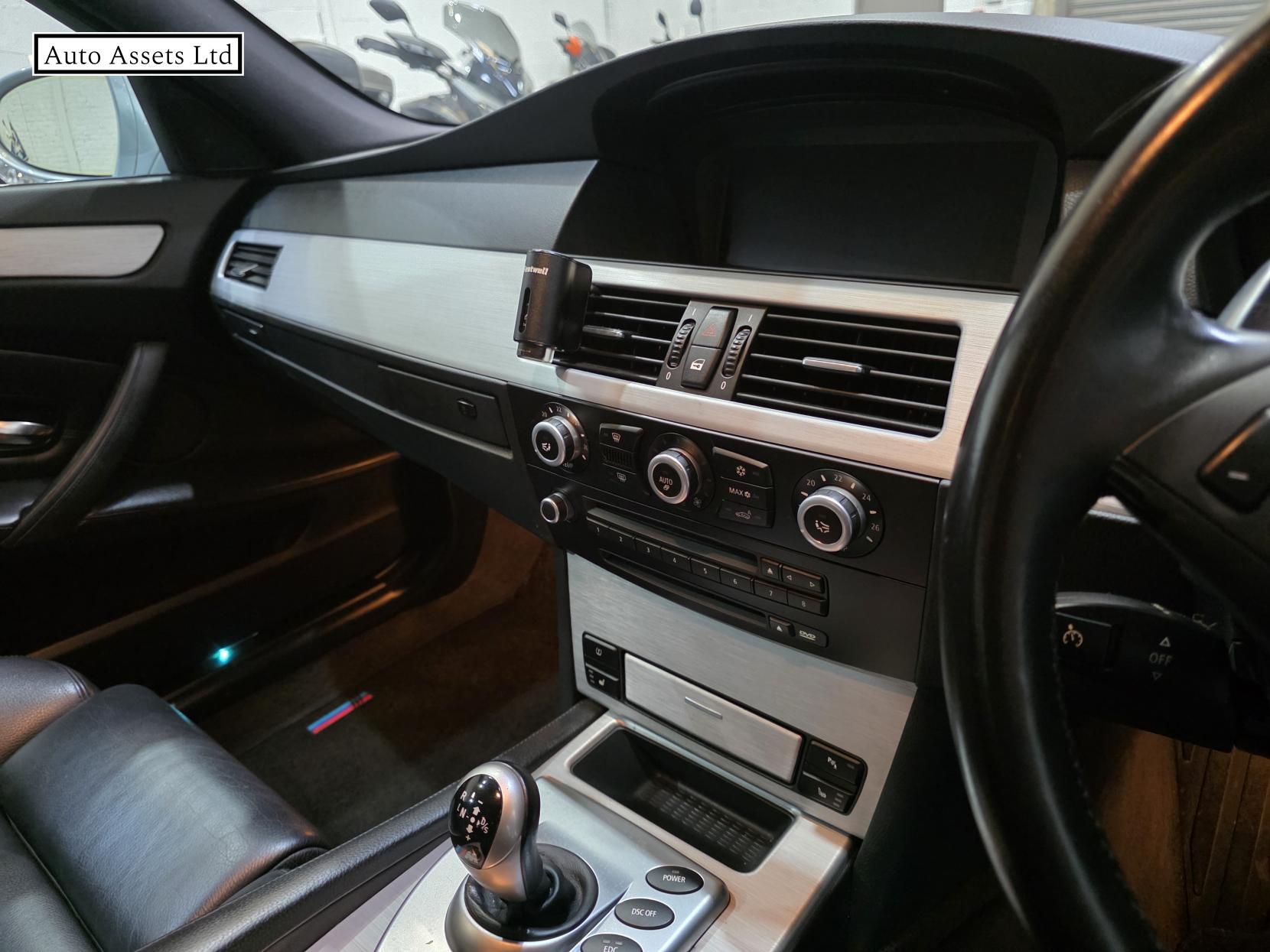 BMW M5 5.0 V10 Saloon 4dr Petrol SMG Euro 4 (507 ps)