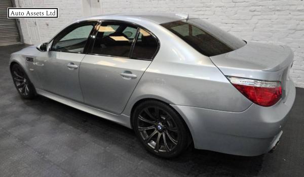 BMW M5 5.0 V10 Saloon 4dr Petrol SMG Euro 4 (507 ps)