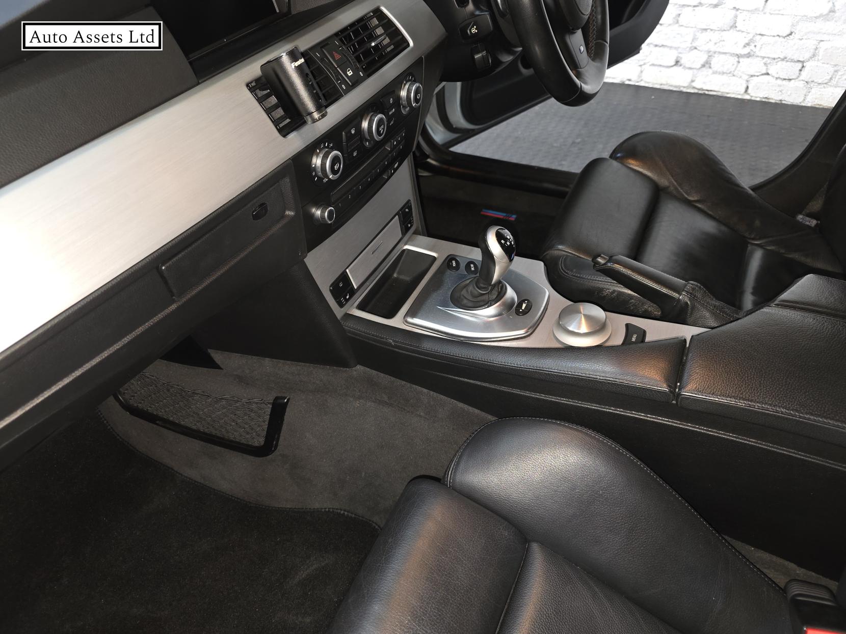 BMW M5 5.0 V10 Saloon 4dr Petrol SMG Euro 4 (507 ps)