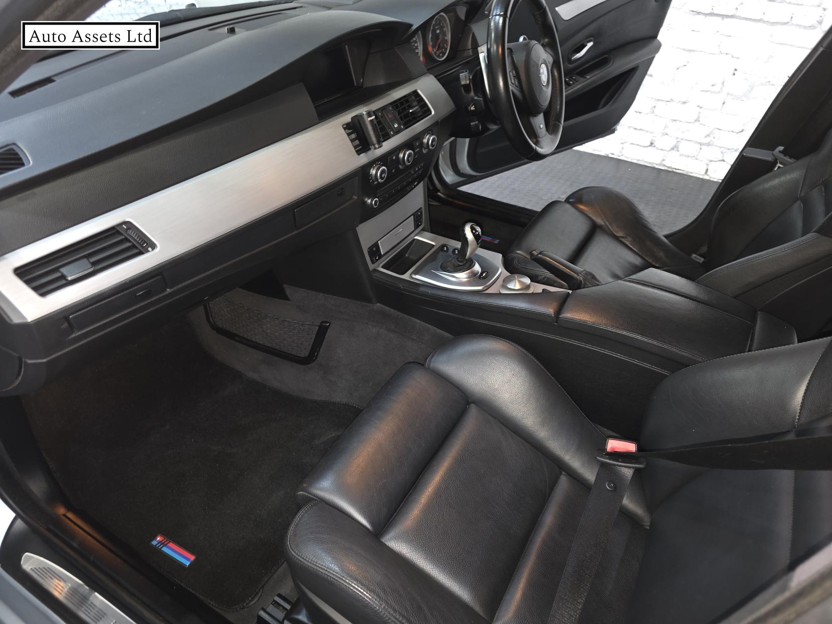 BMW M5 5.0 V10 Saloon 4dr Petrol SMG Euro 4 (507 ps)
