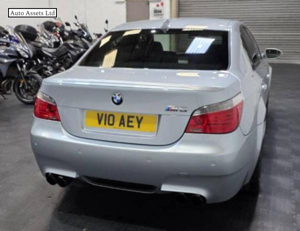 BMW M5 5.0 V10 Saloon 4dr Petrol SMG Euro 4 (507 ps)
