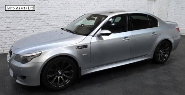 BMW M5 5.0 V10 Saloon 4dr Petrol SMG Euro 4 (507 ps)