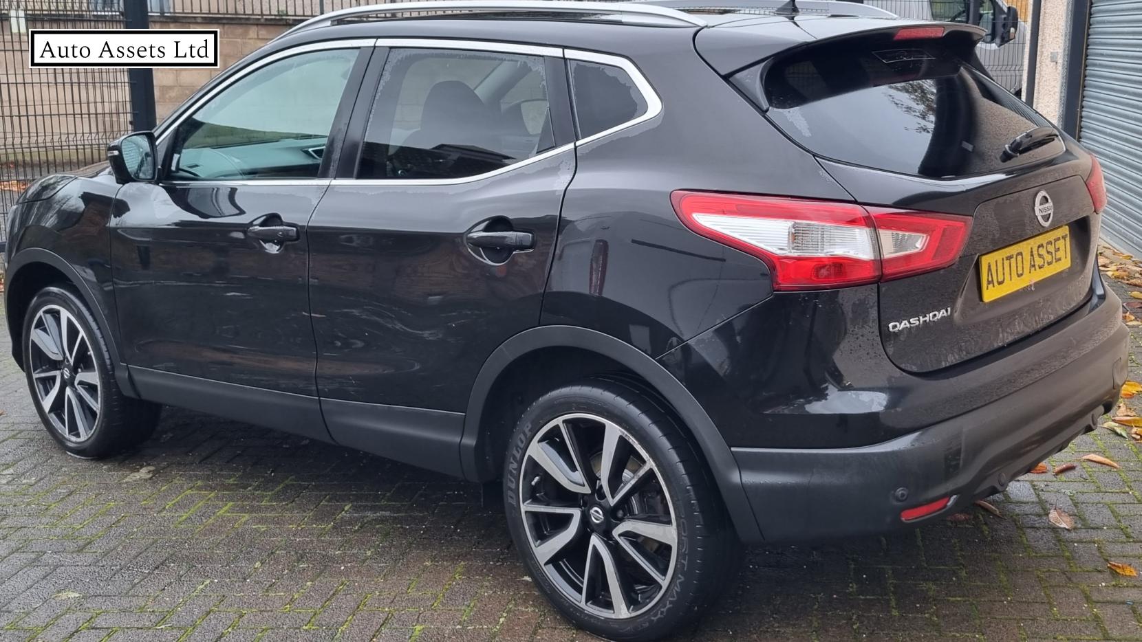 Nissan Qashqai 1.6 dCi Tekna SUV 5dr Diesel Manual 2WD Euro 6 (s/s) (130 ps)