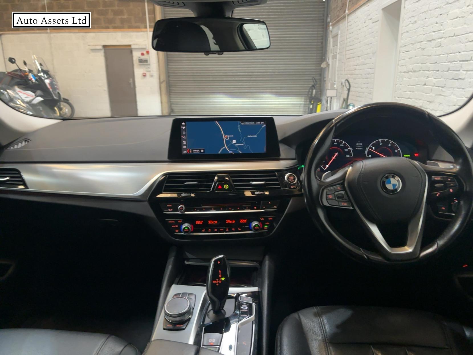 BMW 5 Series 3.0 530d SE Saloon 4dr Diesel Auto xDrive Euro 6 (s/s) (265 ps)