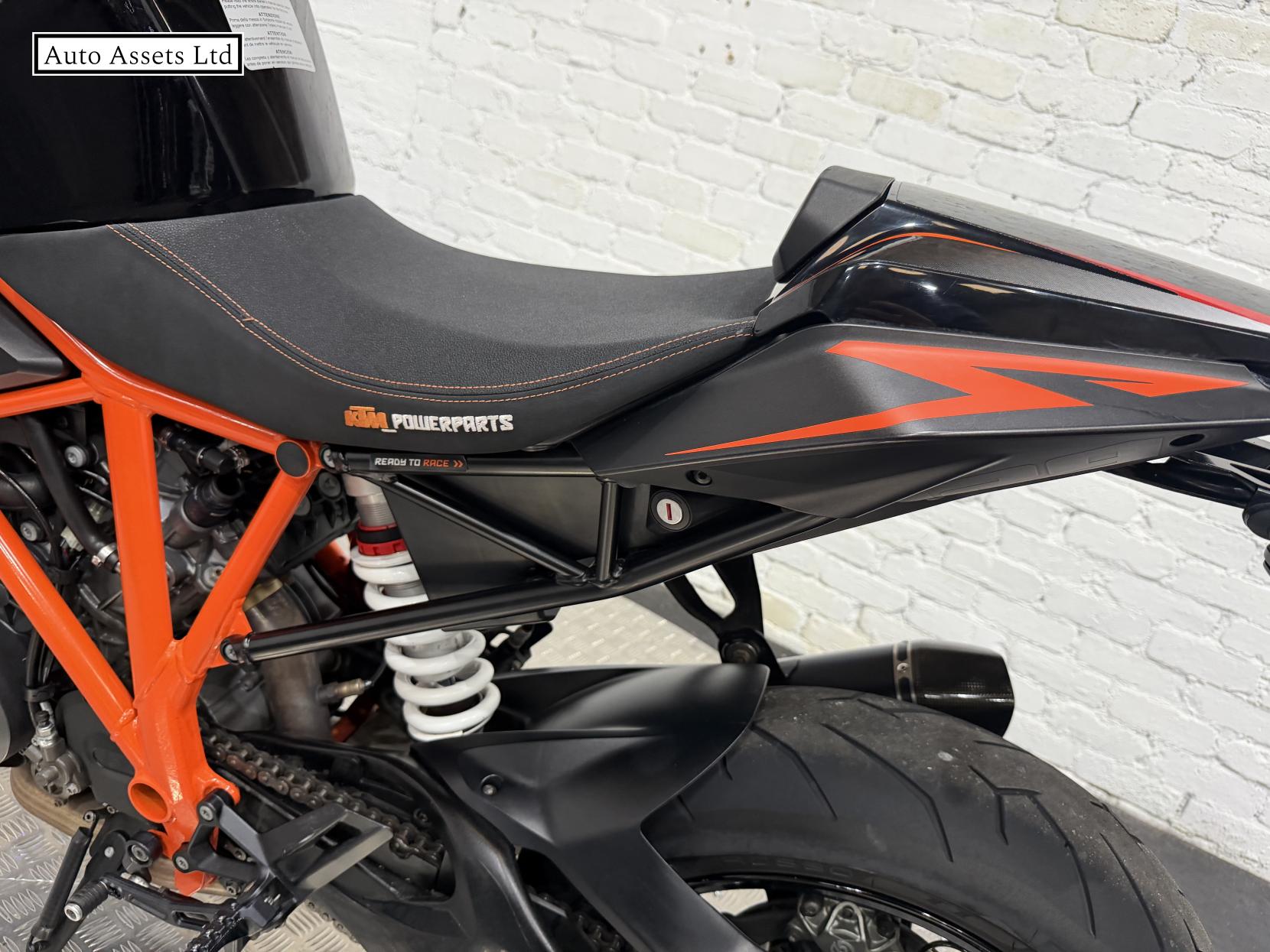 KTM 1290 Super Duke R 1290 Naked Petrol Manual (172 ps)