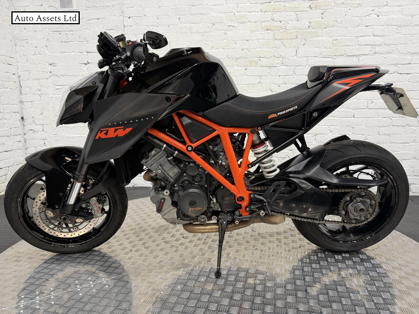 KTM 1290 Super Duke R 1290 Naked Petrol Manual (172 ps)