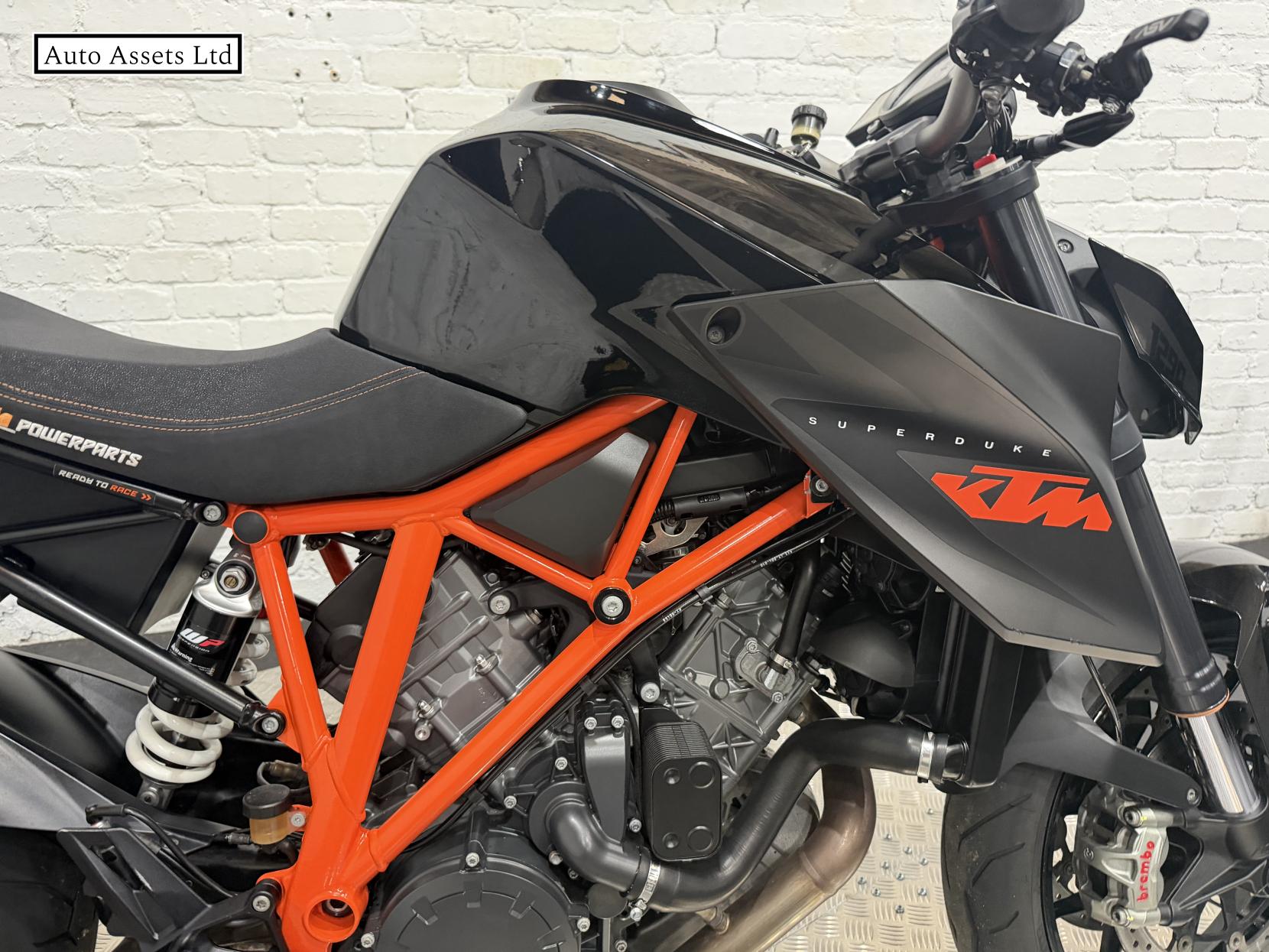 KTM 1290 Super Duke R 1290 Naked Petrol Manual (172 ps)