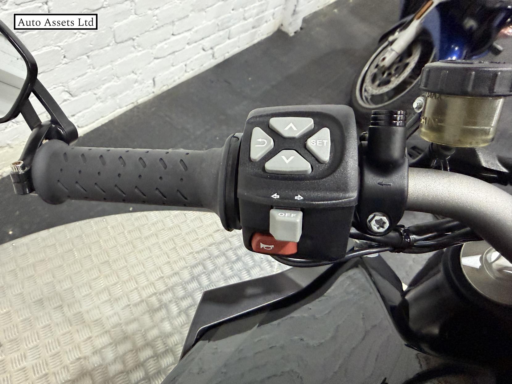 KTM 1290 Super Duke R 1290 Naked Petrol Manual (172 ps)