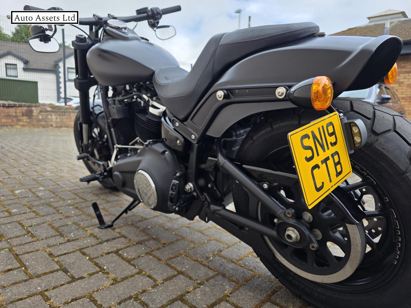 Harley-Davidson Dyna 1868 FXFBS Fat Bob 114 Custom Cruiser Petrol Manual Euro 4 (93 ps)