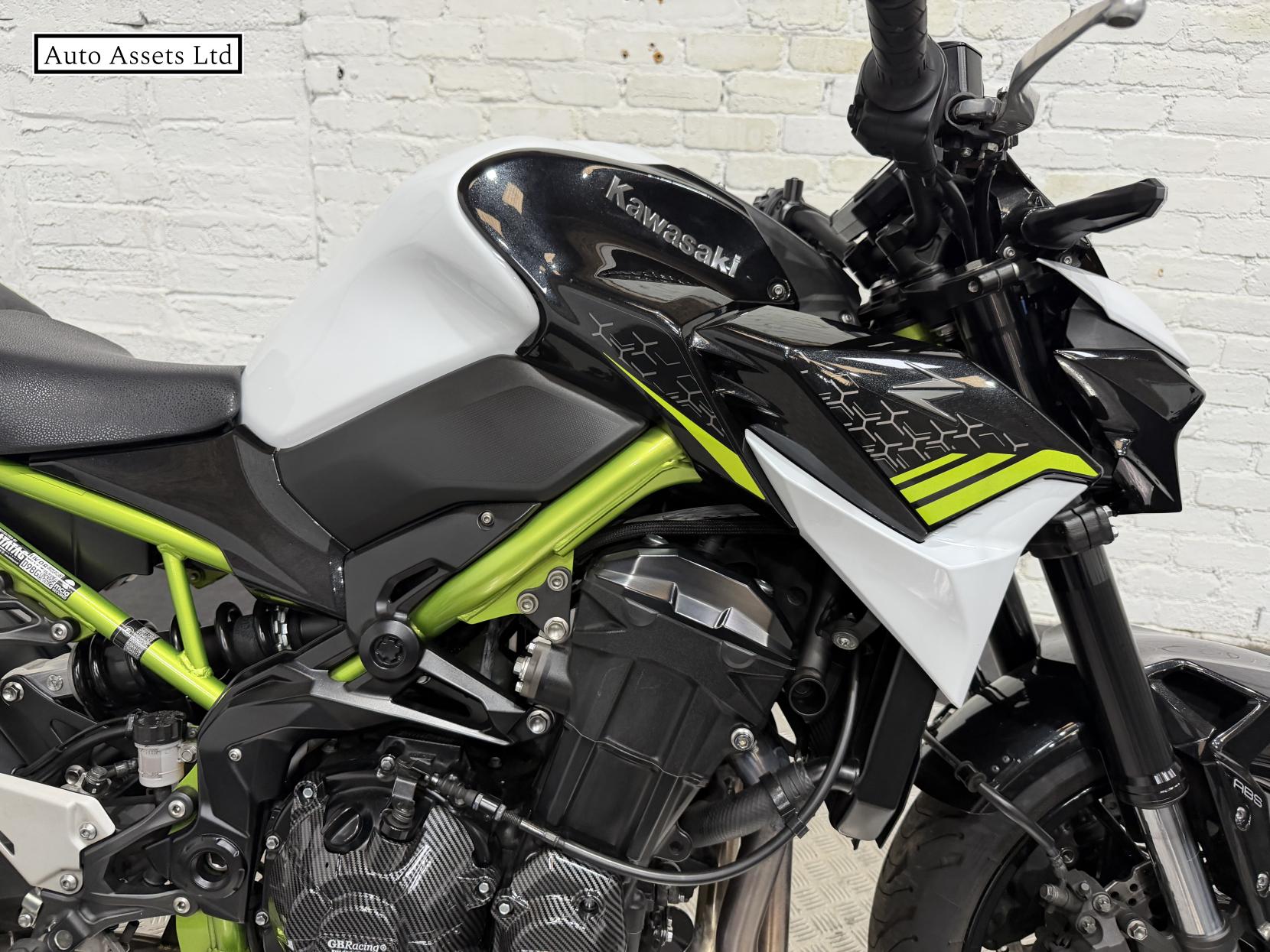 Kawasaki Z900 900 Supernaked Petrol Manual Euro 4 (125 ps)