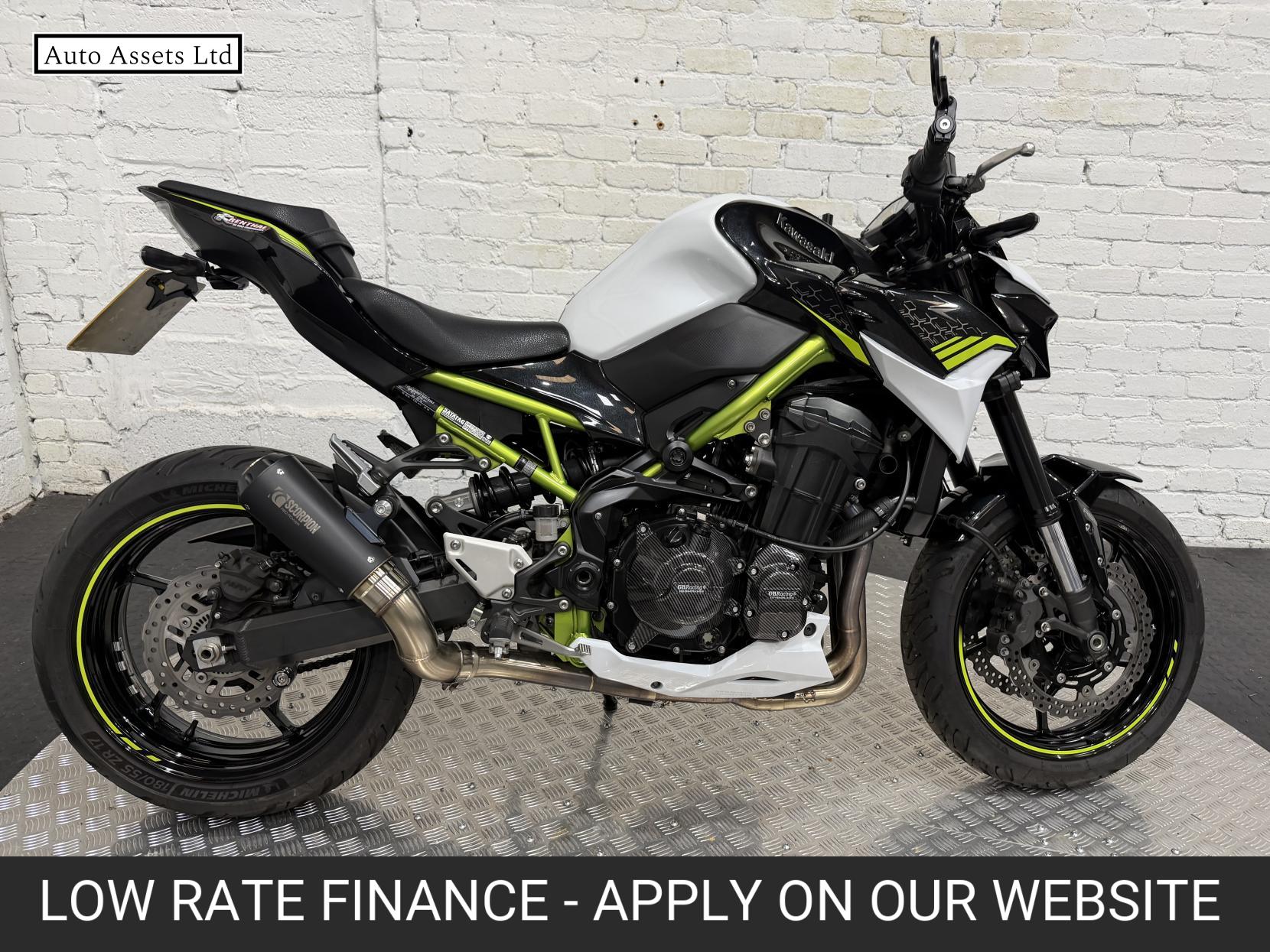 Kawasaki Z900 900 Supernaked Petrol Manual Euro 4 (125 ps)