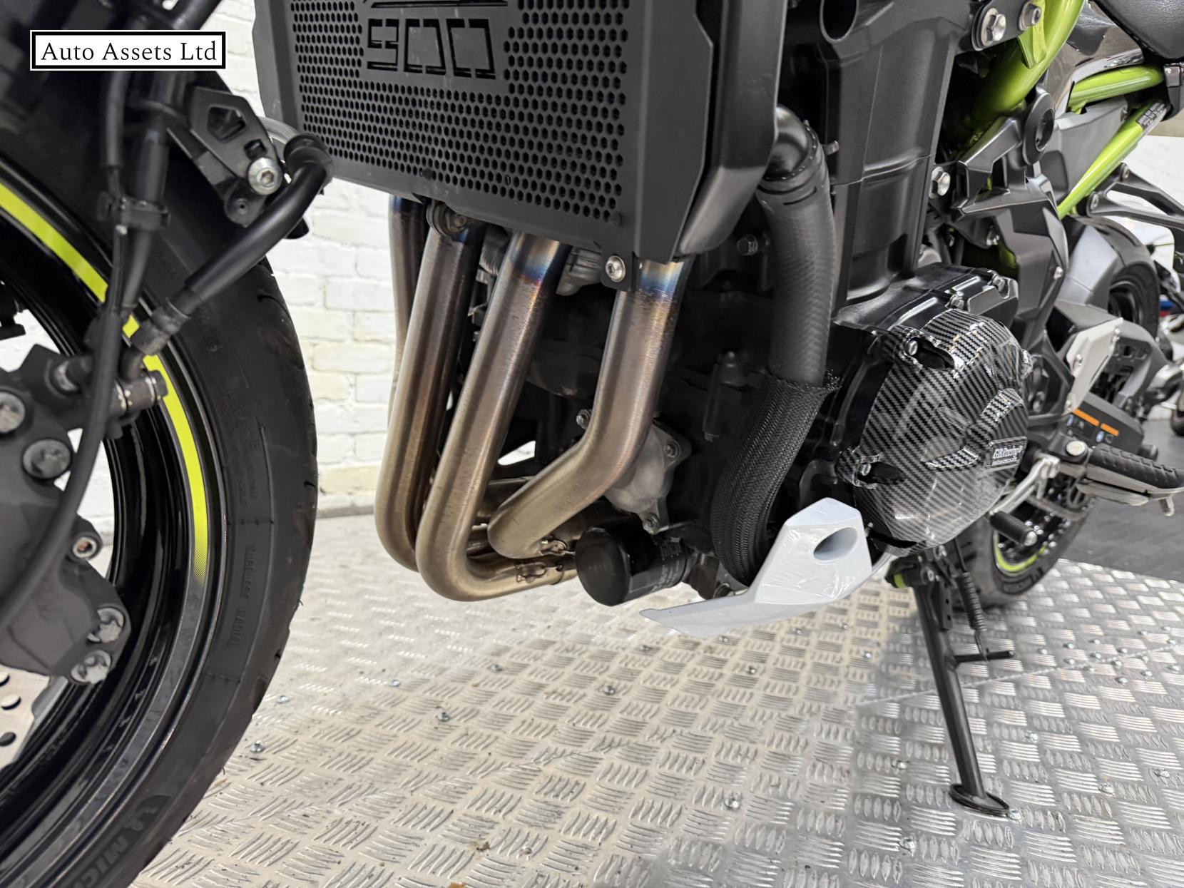 Kawasaki Z900 900 Supernaked Petrol Manual Euro 4 (125 ps)