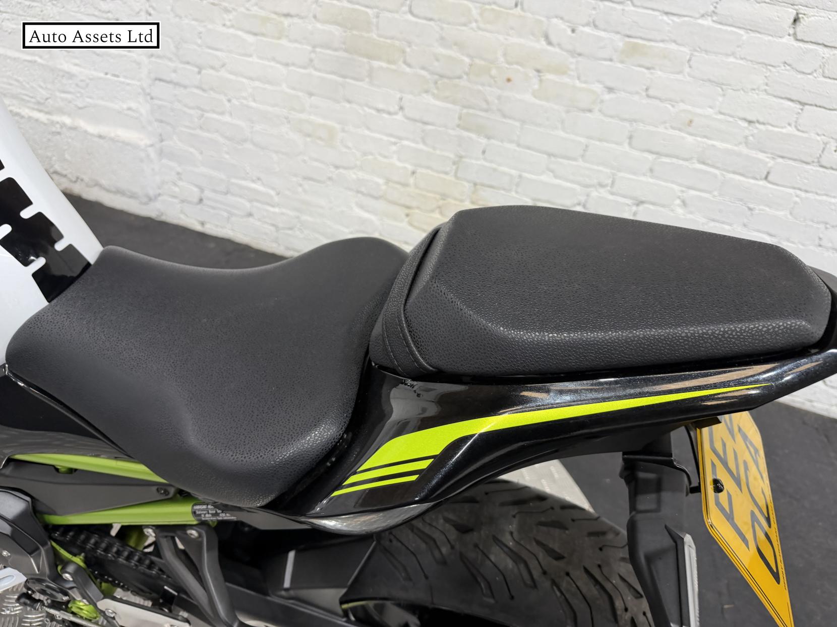 Kawasaki Z900 900 Supernaked Petrol Manual Euro 4 (125 ps)