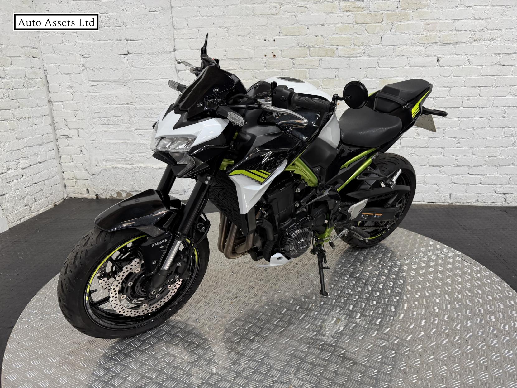 Kawasaki Z900 900 Supernaked Petrol Manual Euro 4 (125 ps)