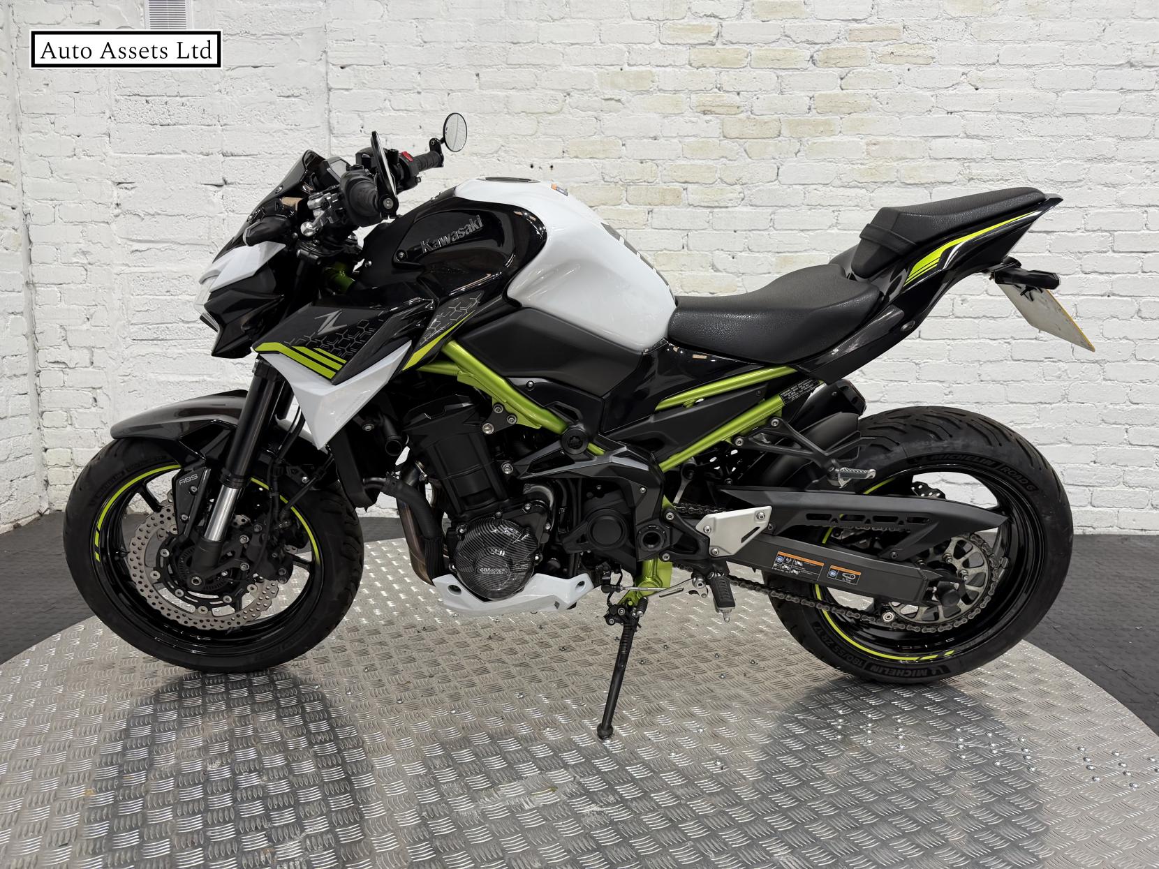 Kawasaki Z900 900 Supernaked Petrol Manual Euro 4 (125 ps)