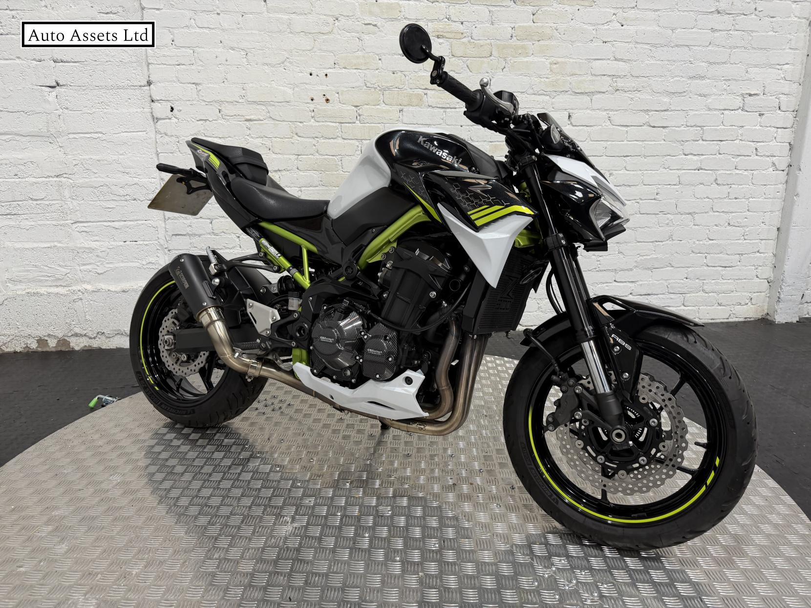 Kawasaki Z900 900 Supernaked Petrol Manual Euro 4 (125 ps)