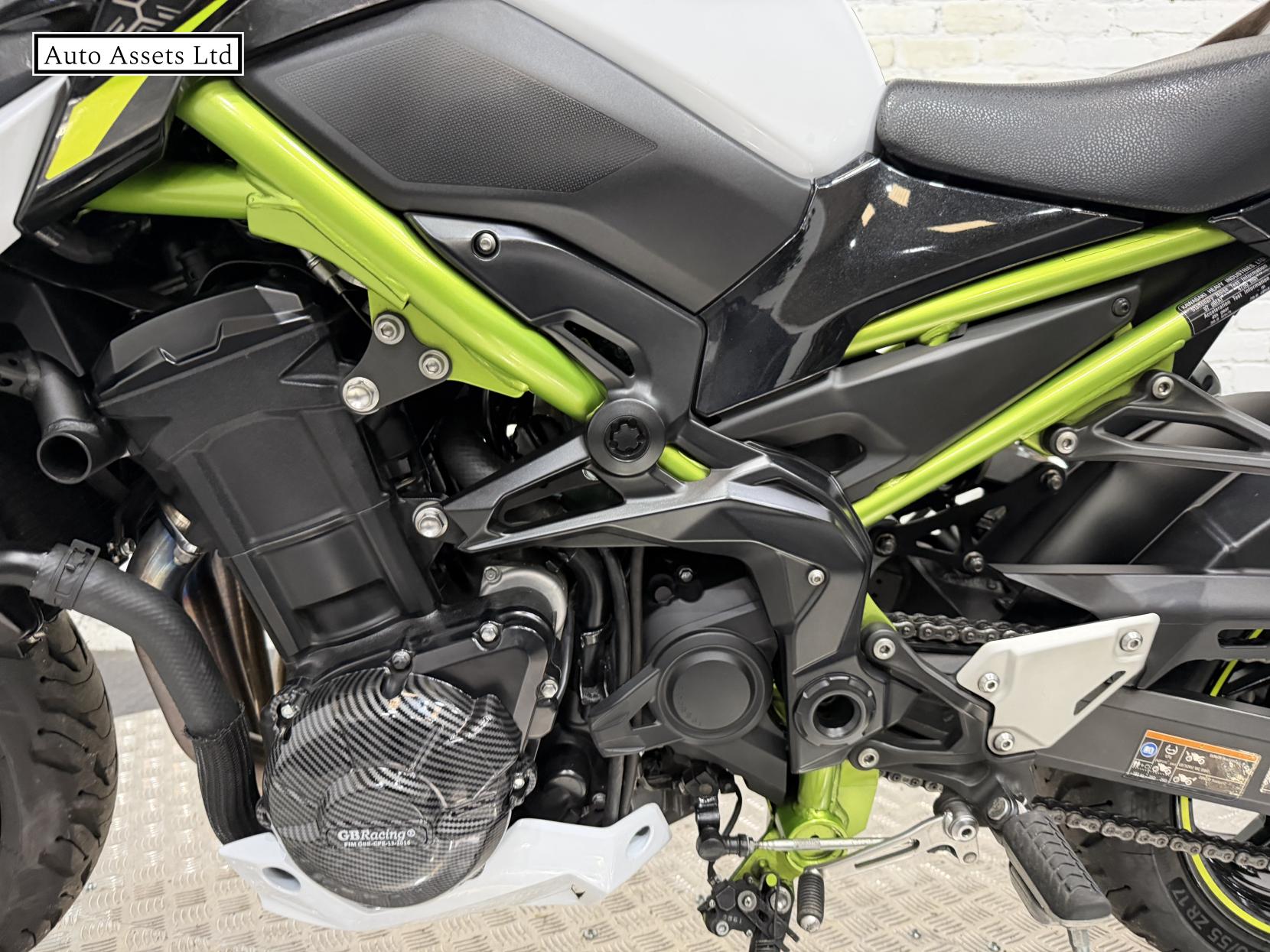 Kawasaki Z900 900 Supernaked Petrol Manual Euro 4 (125 ps)