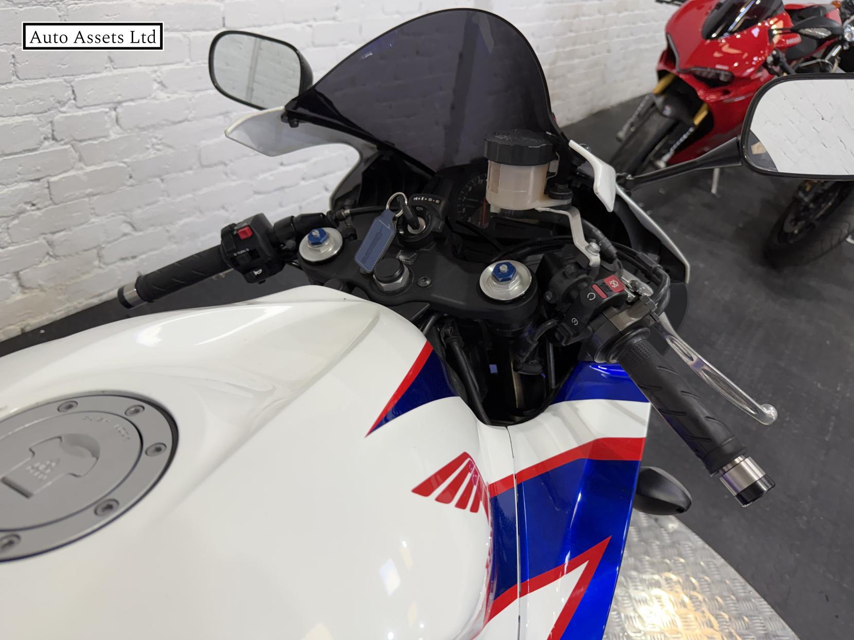 Honda CBR600RR 600 Super Sports Petrol Manual (119 ps)