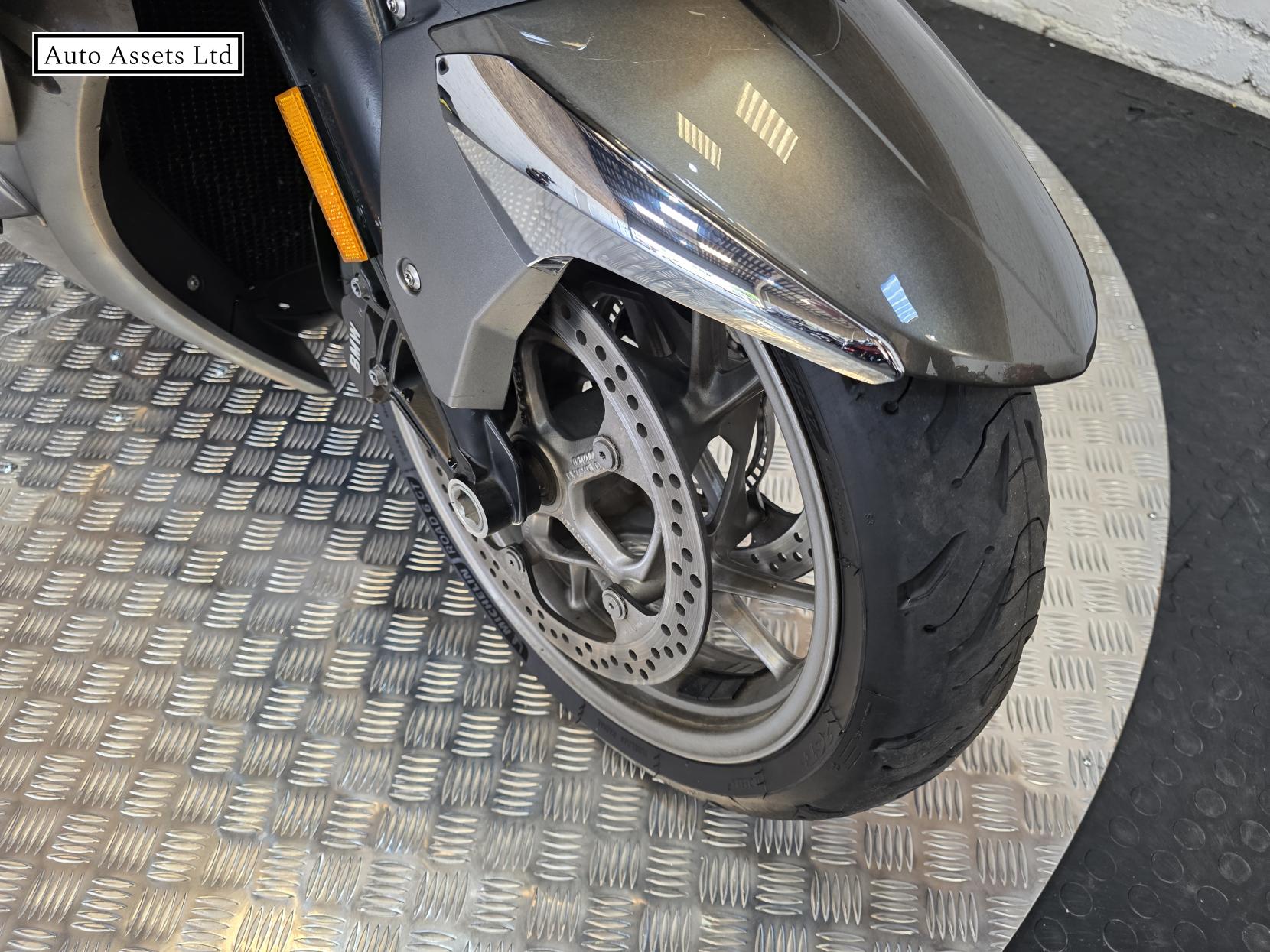 BMW K 1600 GTL 1600 LE Tourer Petrol Manual Euro 4 (160 ps)