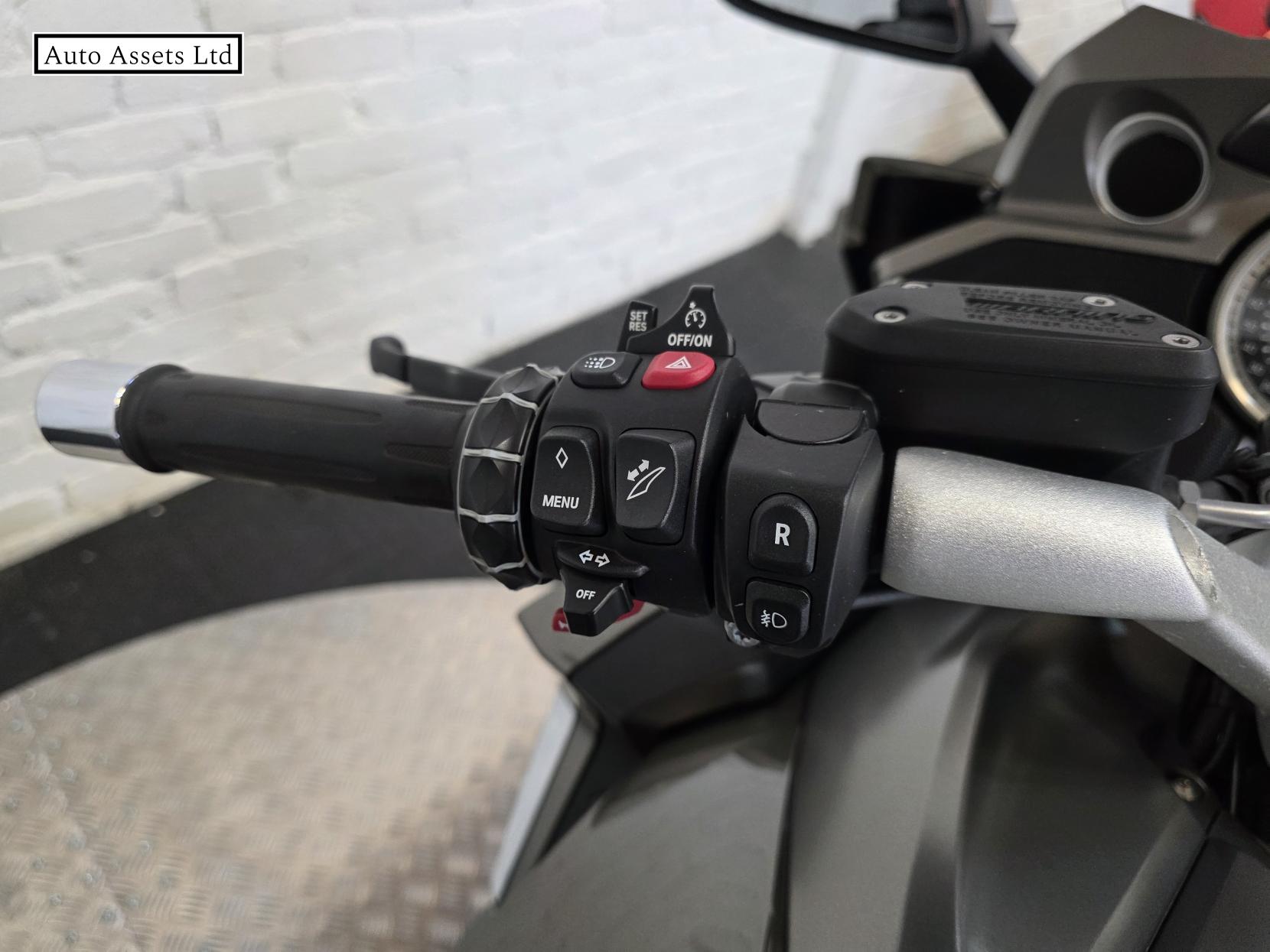 BMW K 1600 GTL 1600 LE Tourer Petrol Manual Euro 4 (160 ps)