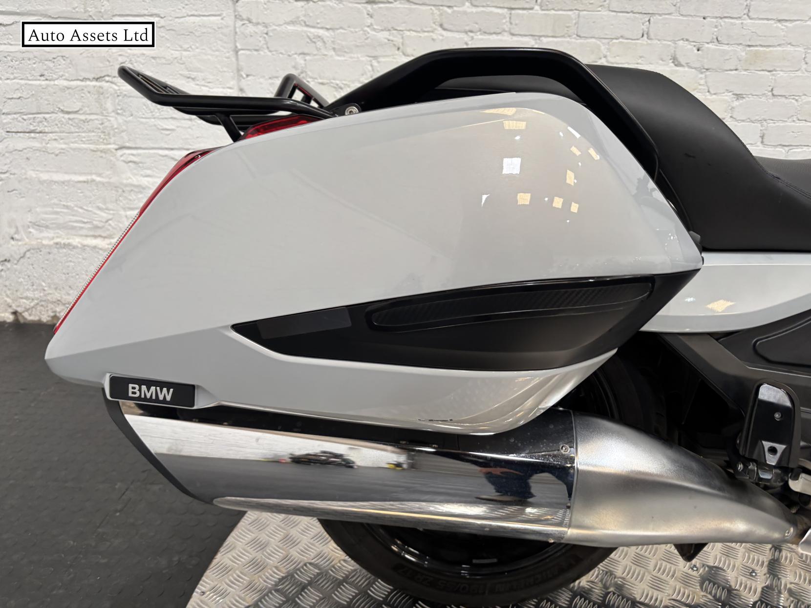 BMW K 1600 B 1600 Tourer Petrol Manual Euro 4 (160 ps)