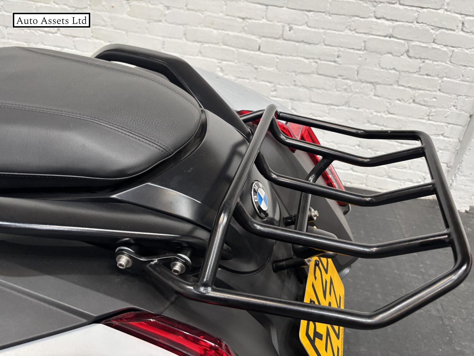 BMW K 1600 B 1600 Tourer Petrol Manual Euro 4 (160 ps)