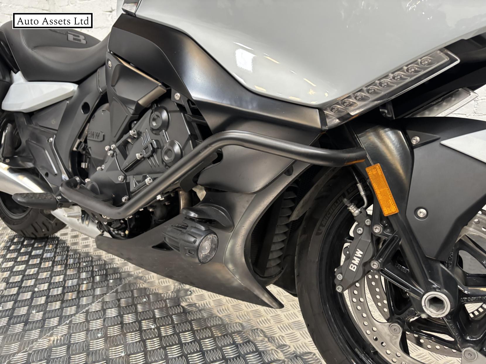 BMW K 1600 B 1600 Tourer Petrol Manual Euro 4 (160 ps)