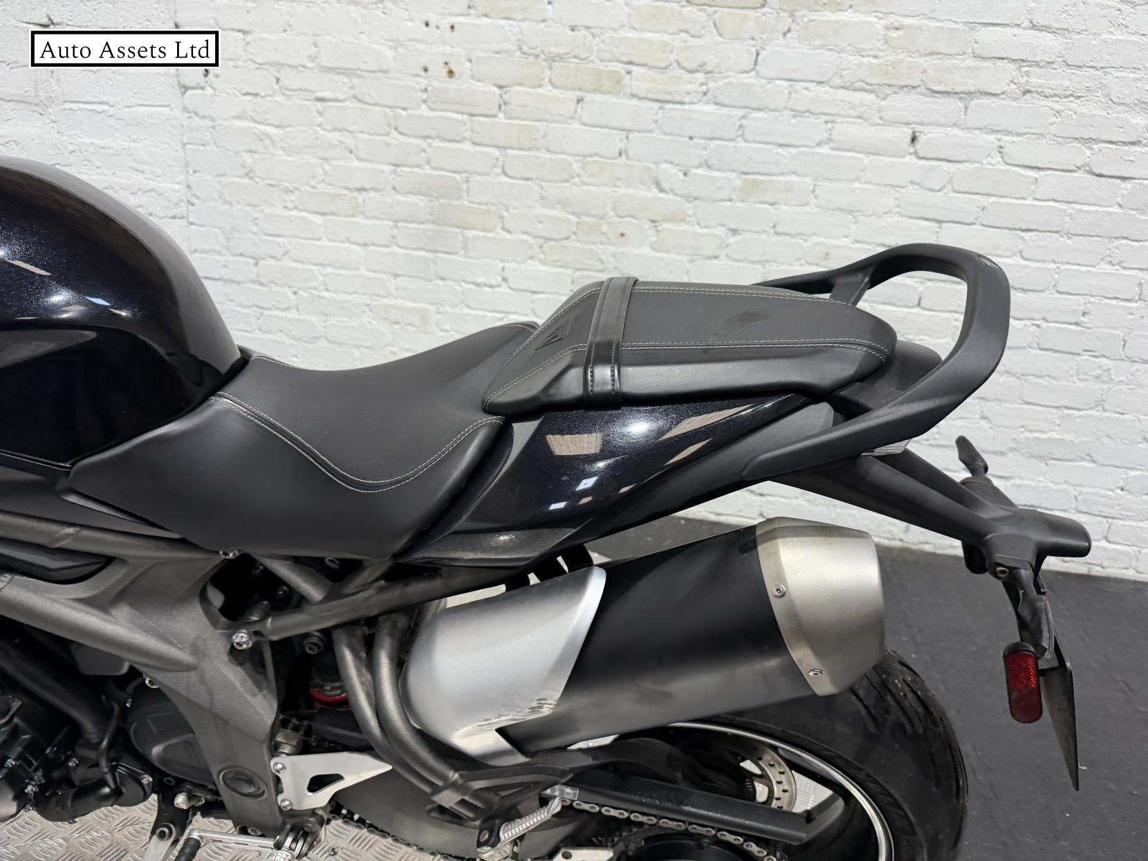 Triumph Speed Triple 1050 1050 S Naked Petrol Manual X-ring Euro 4 (140 ps)