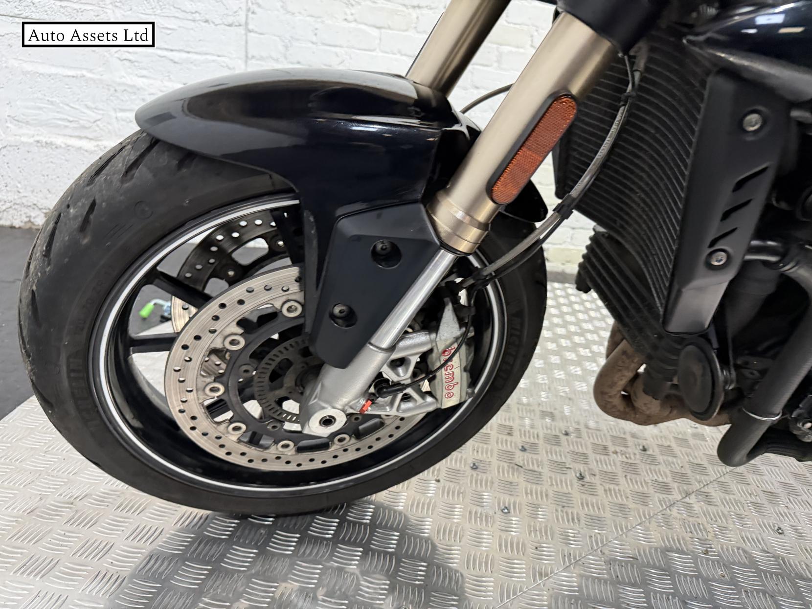 Triumph Speed Triple 1050 1050 S Naked Petrol Manual X-ring Euro 4 (140 ps)