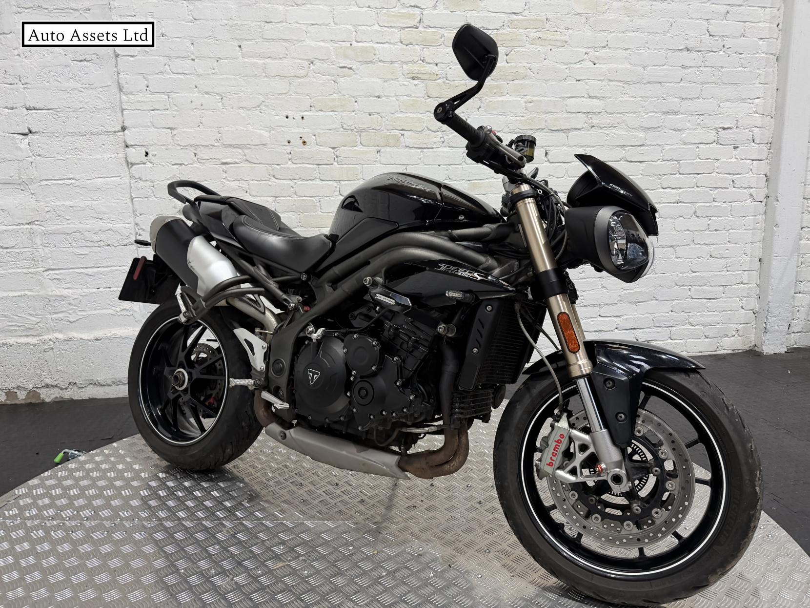 Triumph Speed Triple 1050 1050 S Naked Petrol Manual X-ring Euro 4 (140 ps)