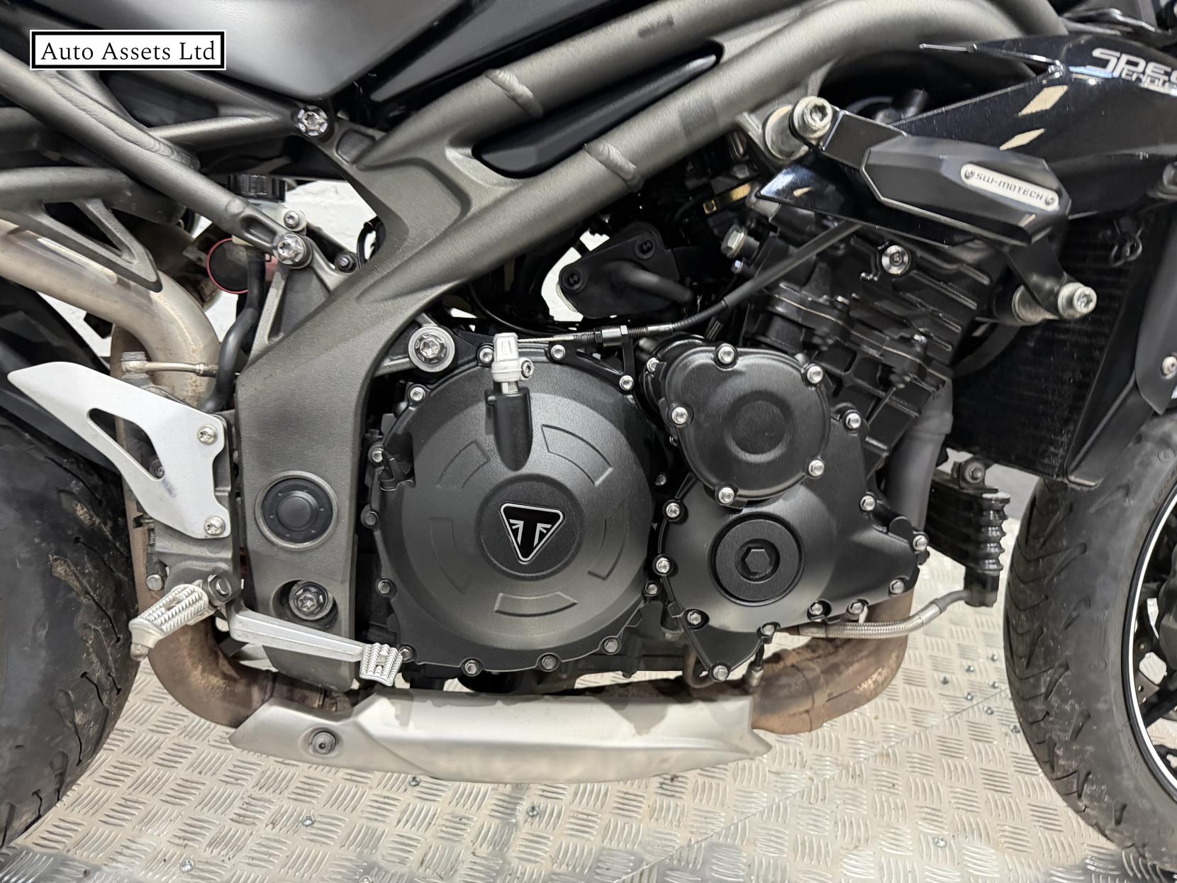 Triumph Speed Triple 1050 1050 S Naked Petrol Manual X-ring Euro 4 (140 ps)