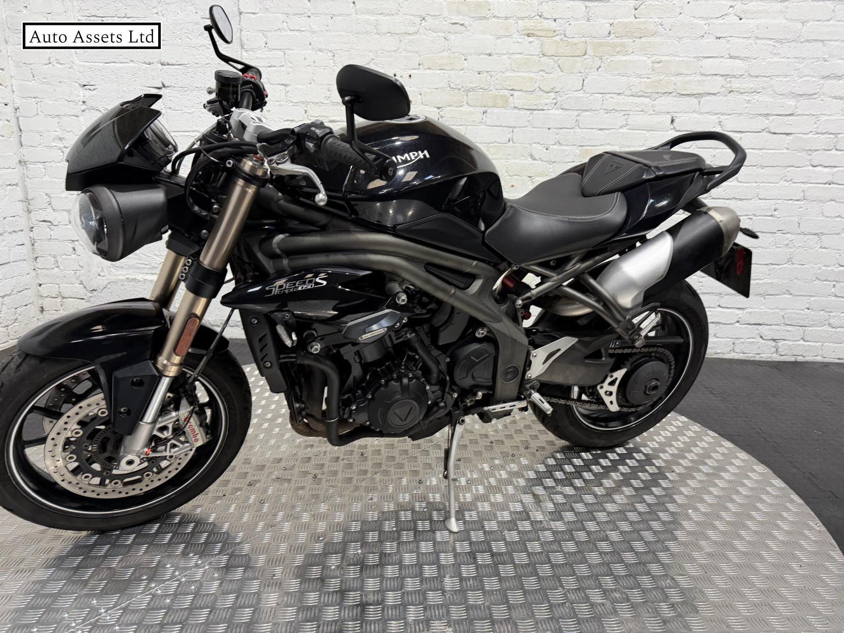 Triumph Speed Triple 1050 1050 S Naked Petrol Manual X-ring Euro 4 (140 ps)