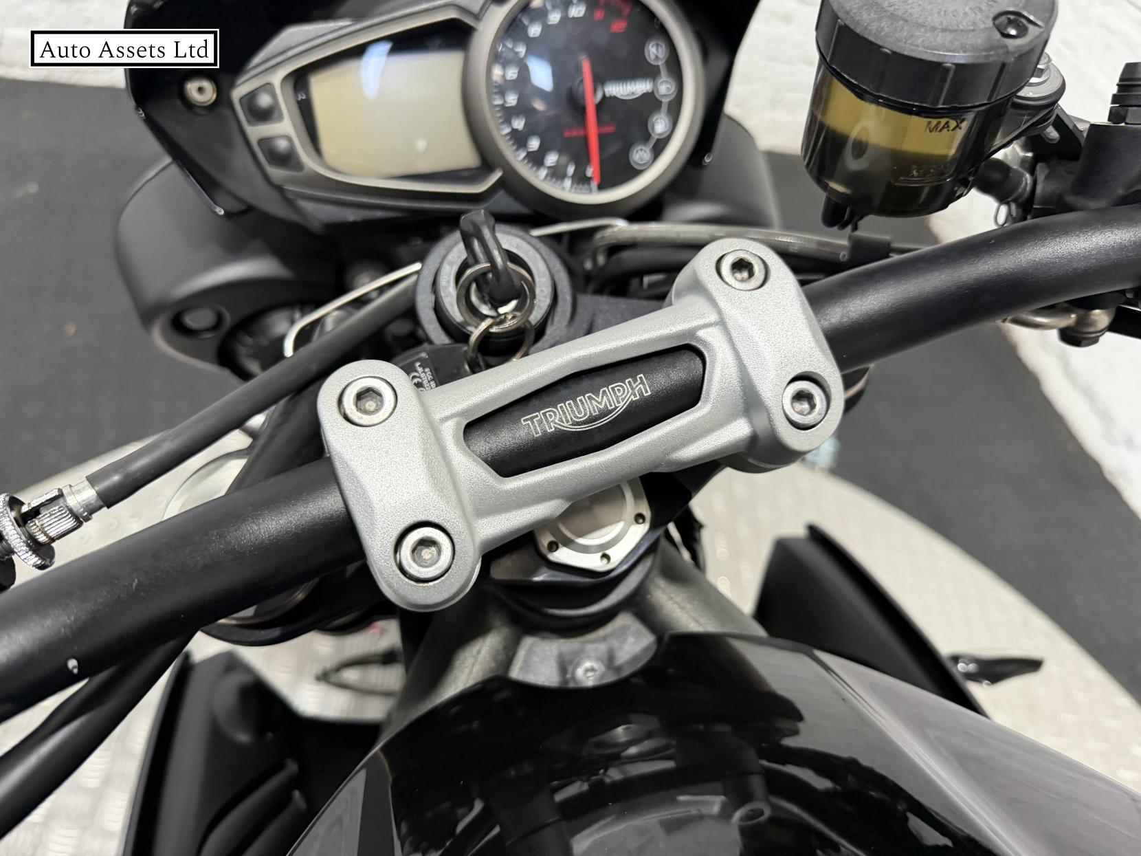 Triumph Speed Triple 1050 1050 S Naked Petrol Manual X-ring Euro 4 (140 ps)