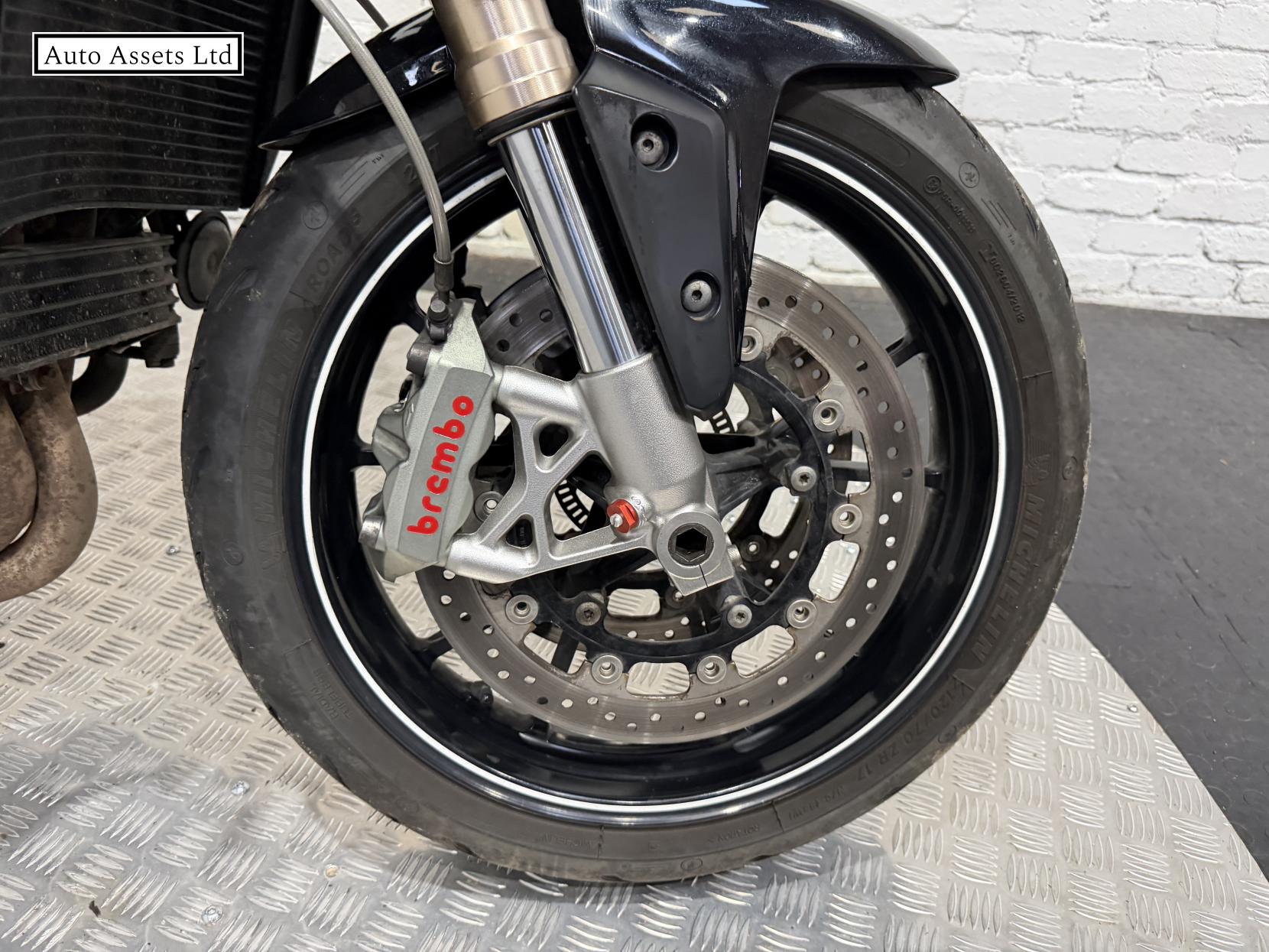 Triumph Speed Triple 1050 1050 S Naked Petrol Manual X-ring Euro 4 (140 ps)