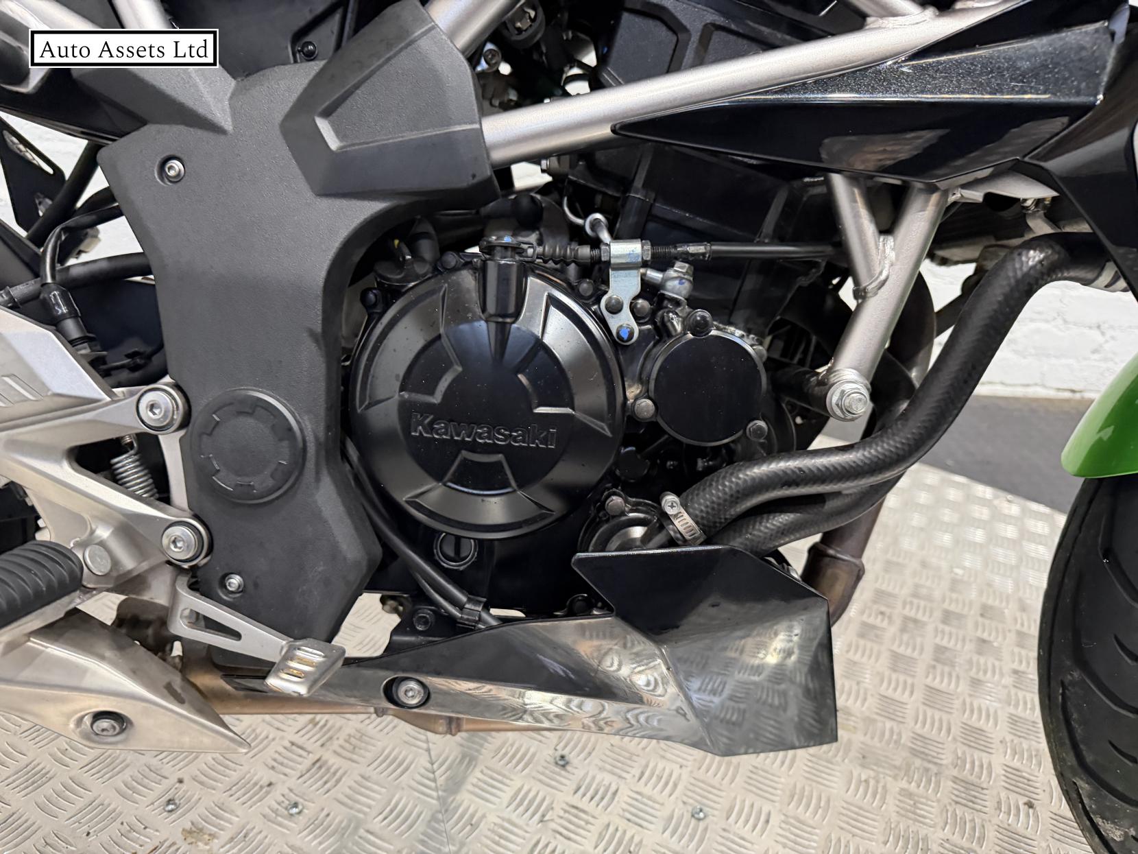 Kawasaki Z125 125 Supernaked Petrol Manual Euro 5 (15 ps)