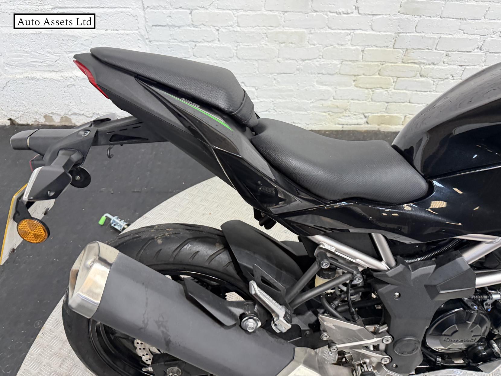 Kawasaki Z125 125 Supernaked Petrol Manual Euro 5 (15 ps)