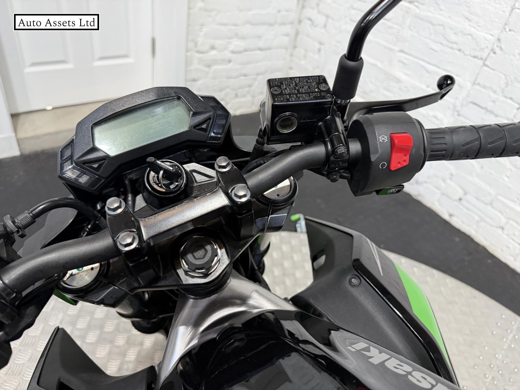 Kawasaki Z125 125 Supernaked Petrol Manual Euro 5 (15 ps)